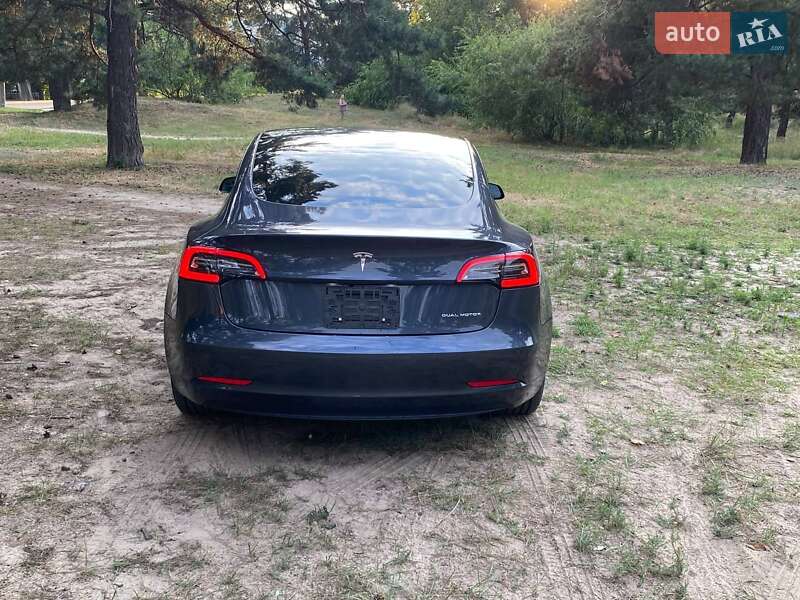 Седан Tesla Model 3 2022 в Днепре