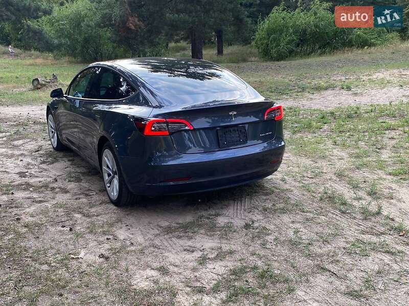 Седан Tesla Model 3 2022 в Дніпрі