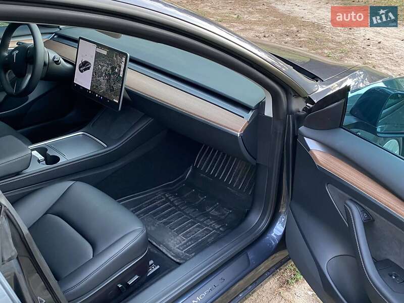 Седан Tesla Model 3 2022 в Днепре