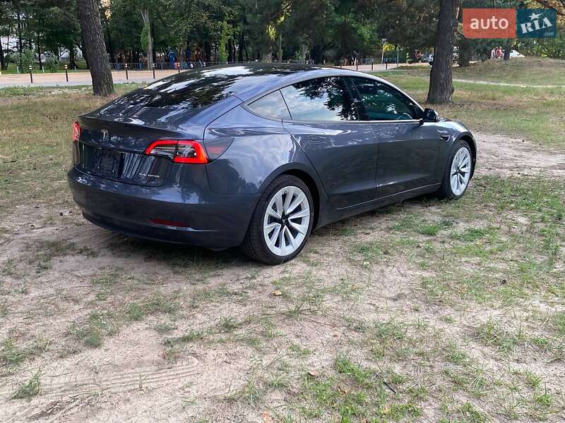 Седан Tesla Model 3 2022 в Днепре
