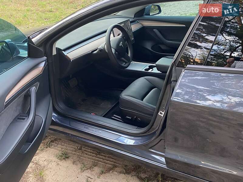 Седан Tesla Model 3 2022 в Днепре