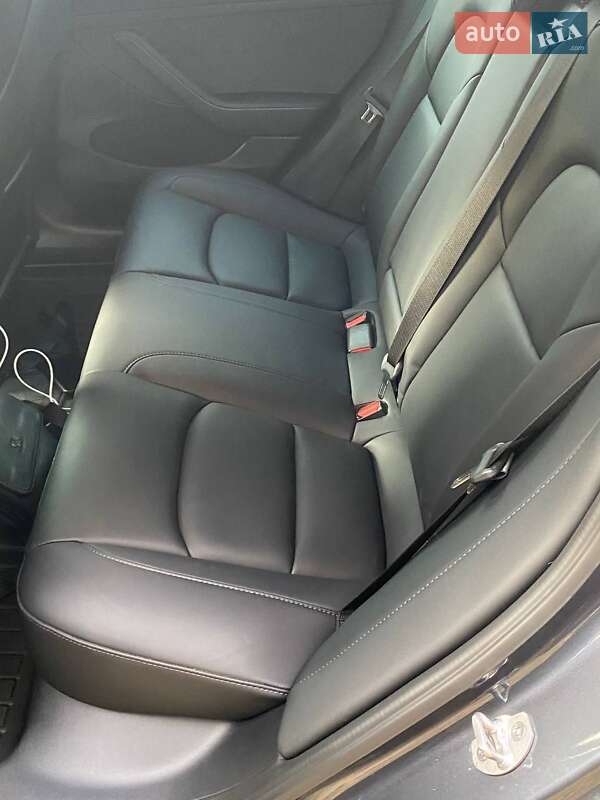 Седан Tesla Model 3 2022 в Дніпрі
