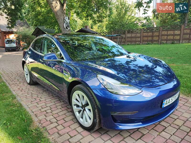 Седан Tesla Model 3 2018 в Киеве