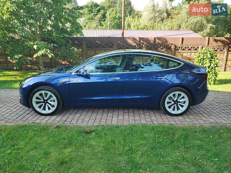 Седан Tesla Model 3 2018 в Киеве