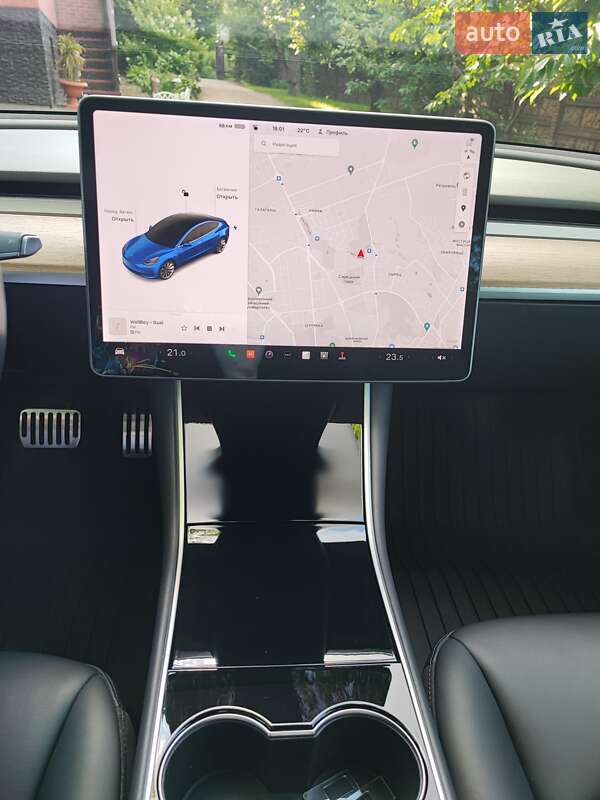 Седан Tesla Model 3 2018 в Киеве