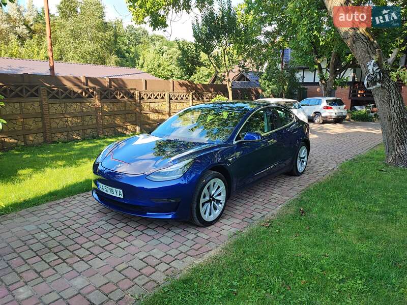 Седан Tesla Model 3 2018 в Киеве