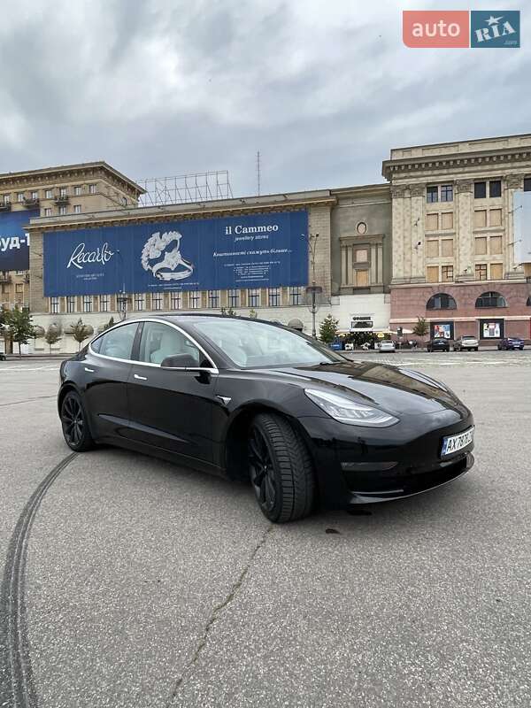 Седан Tesla Model 3 2018 в Харкові