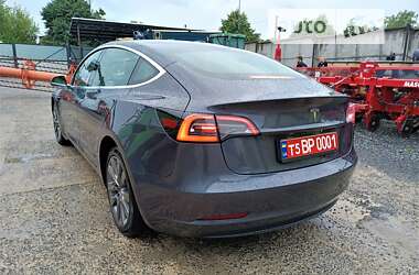Седан Tesla Model 3 2020 в Звенигородке
