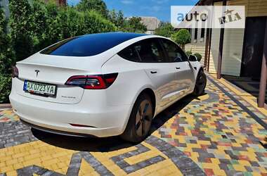 Седан Tesla Model 3 2021 в Новой Водолаге