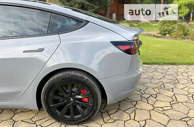 Седан Tesla Model 3 2021 в 