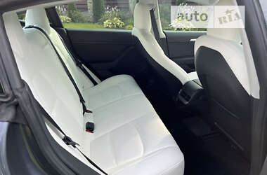 Седан Tesla Model 3 2021 в 