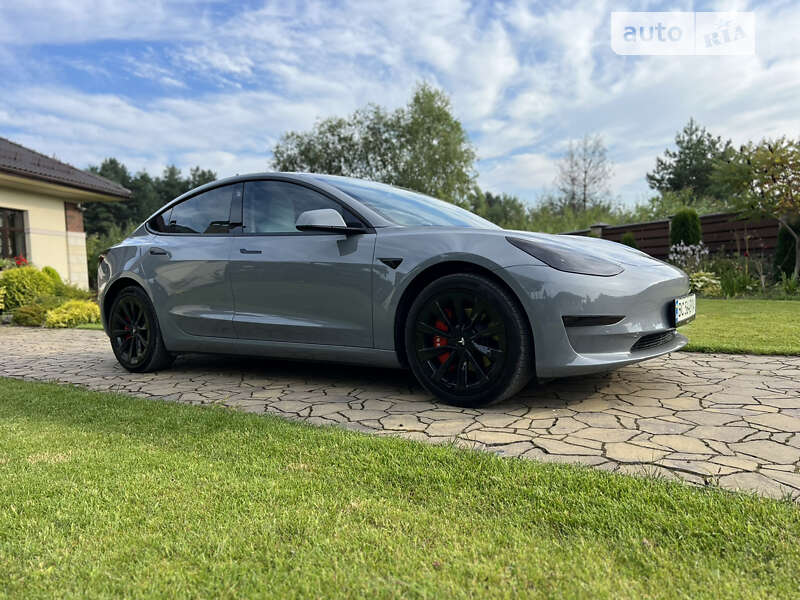 Седан Tesla Model 3 2021 в Львові