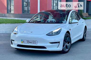 Седан Tesla Model 3 2021 в 