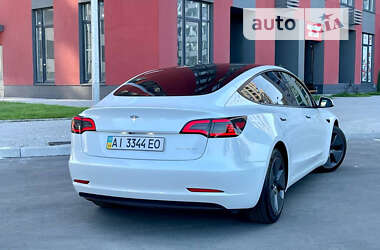 Седан Tesla Model 3 2021 в 