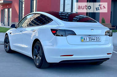 Седан Tesla Model 3 2021 в 