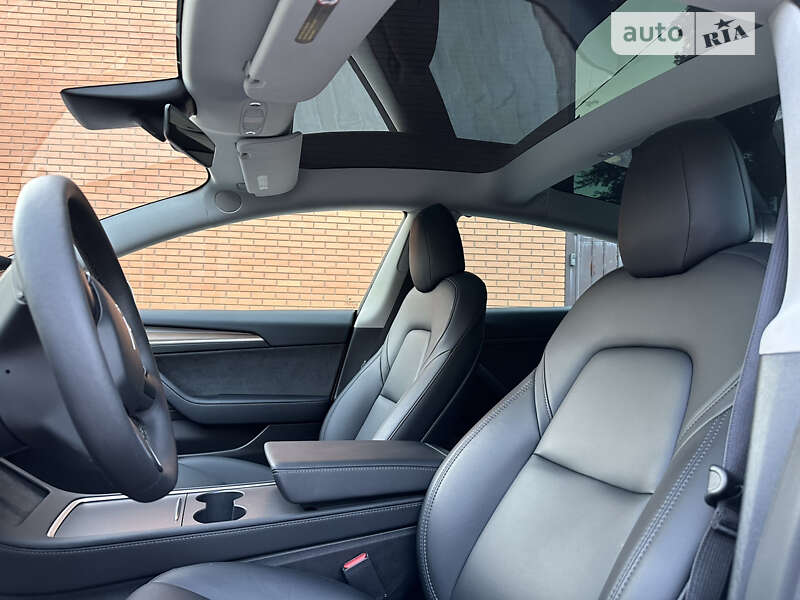 Седан Tesla Model 3 2022 в Дніпрі