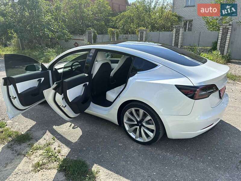 Седан Tesla Model 3 2020 в Харькове