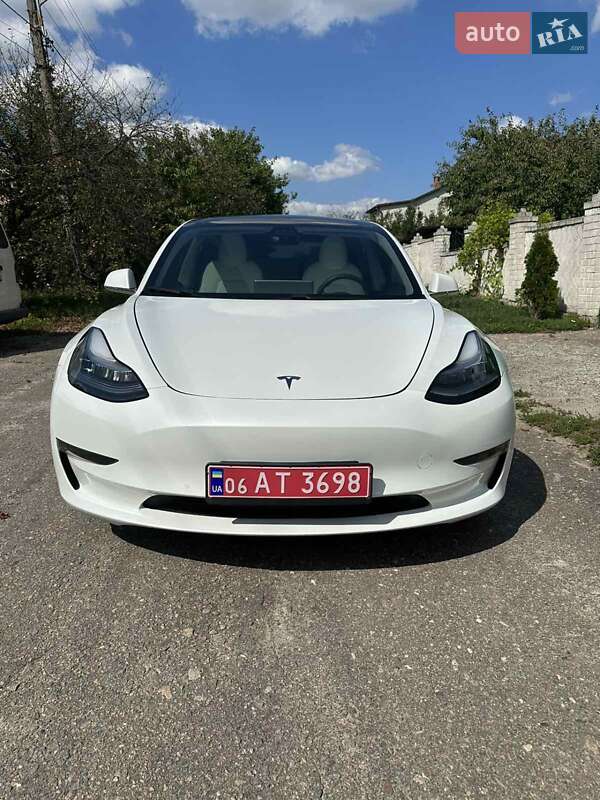 Седан Tesla Model 3 2020 в Харькове