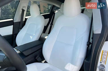 Седан Tesla Model 3 2020 в 