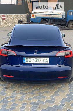 Седан Tesla Model 3 2021 в Теребовле