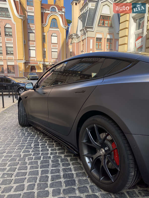Седан Tesla Model 3 2018 в Киеве