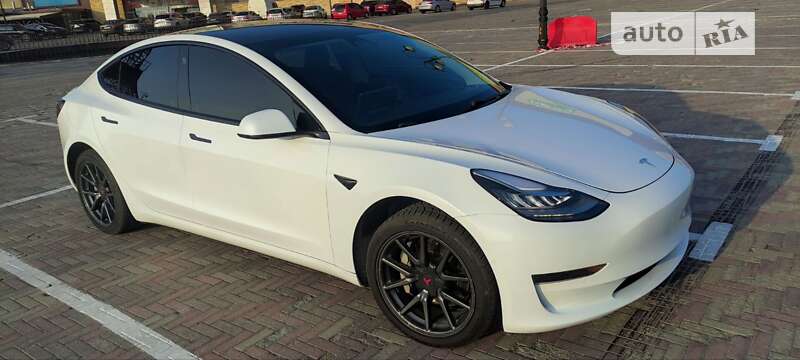 Седан Tesla Model 3 2019 в 