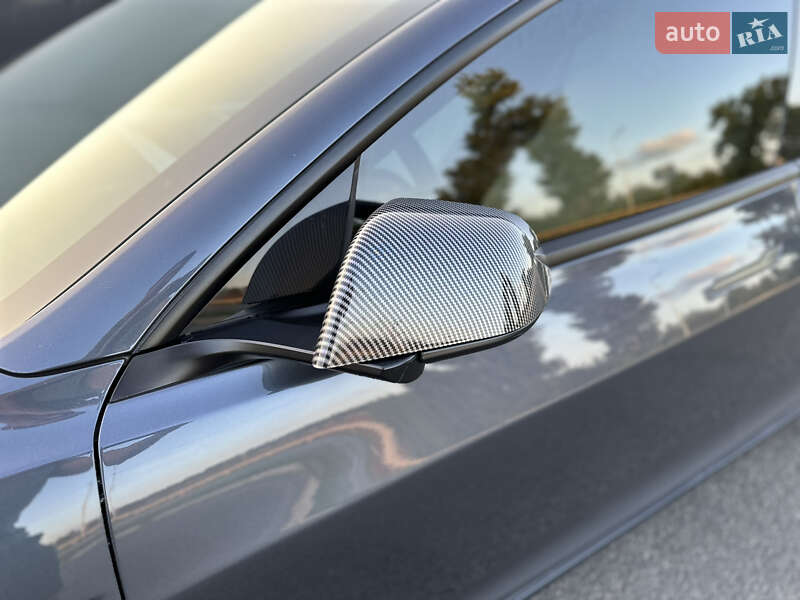 Седан Tesla Model 3 2021 в Киеве