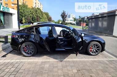 Седан Tesla Model 3 2017 в Ужгороде