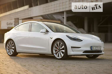 Седан Tesla Model 3 2019 в 