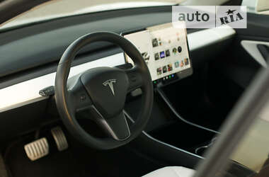 Седан Tesla Model 3 2019 в 