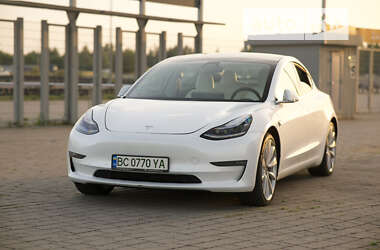 Седан Tesla Model 3 2019 в Львові