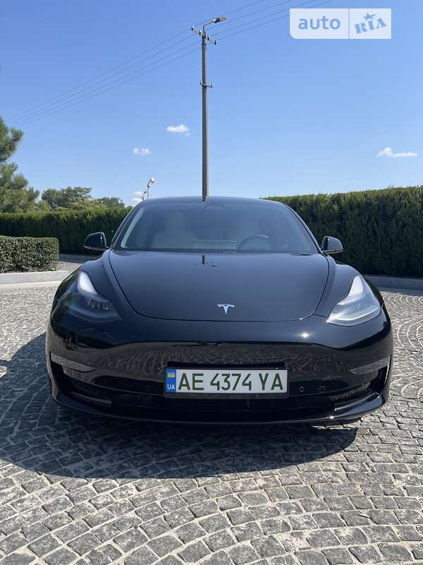 Седан Tesla Model 3 2021 в Днепре