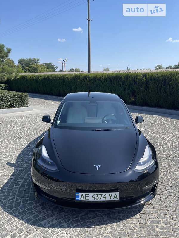 Седан Tesla Model 3 2021 в Днепре