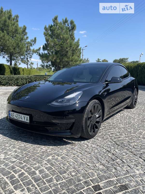 Седан Tesla Model 3 2021 в Днепре