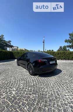 Седан Tesla Model 3 2021 в 