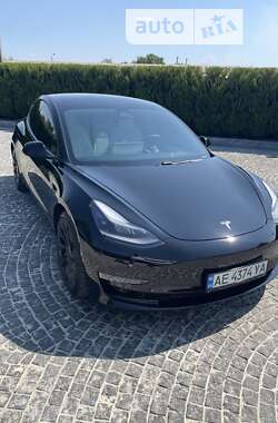 Седан Tesla Model 3 2021 в 