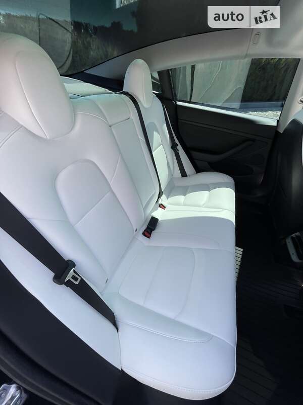 Седан Tesla Model 3 2021 в Днепре