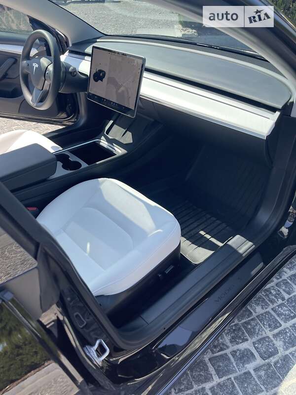 Седан Tesla Model 3 2021 в Днепре