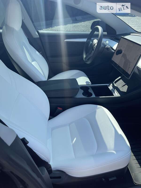 Седан Tesla Model 3 2021 в Днепре