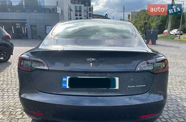 Седан Tesla Model 3 2020 в Львове