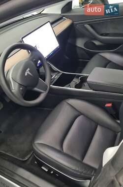 Седан Tesla Model 3 2020 в Дніпрі