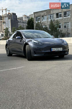 Седан Tesla Model 3 2022 в Виннице