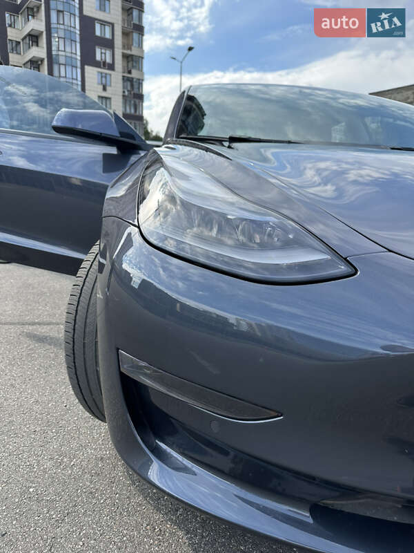 Седан Tesla Model 3 2022 в Виннице