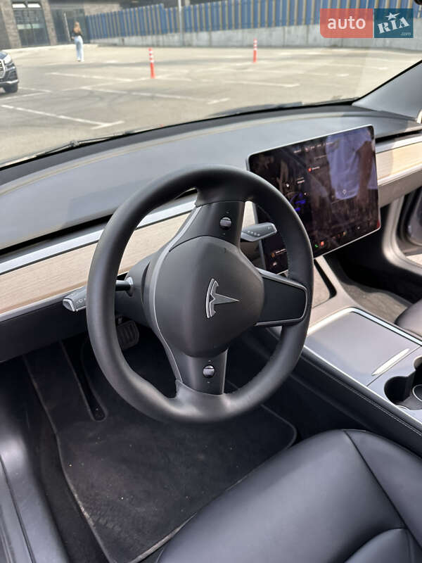 Седан Tesla Model 3 2022 в Виннице