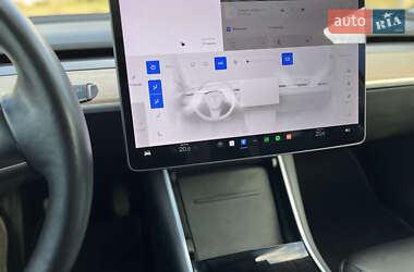 Седан Tesla Model 3 2018 в 