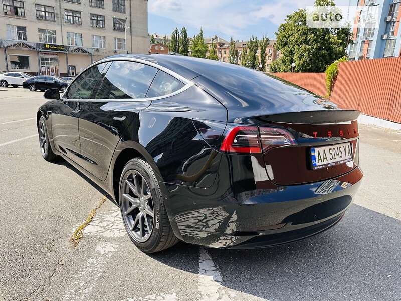 Седан Tesla Model 3 2018 в Киеве