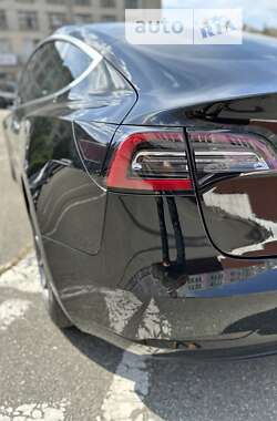 Седан Tesla Model 3 2018 в Киеве