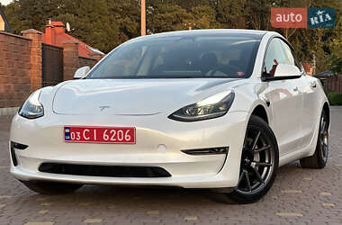 Седан Tesla Model 3 2022 в Ровно