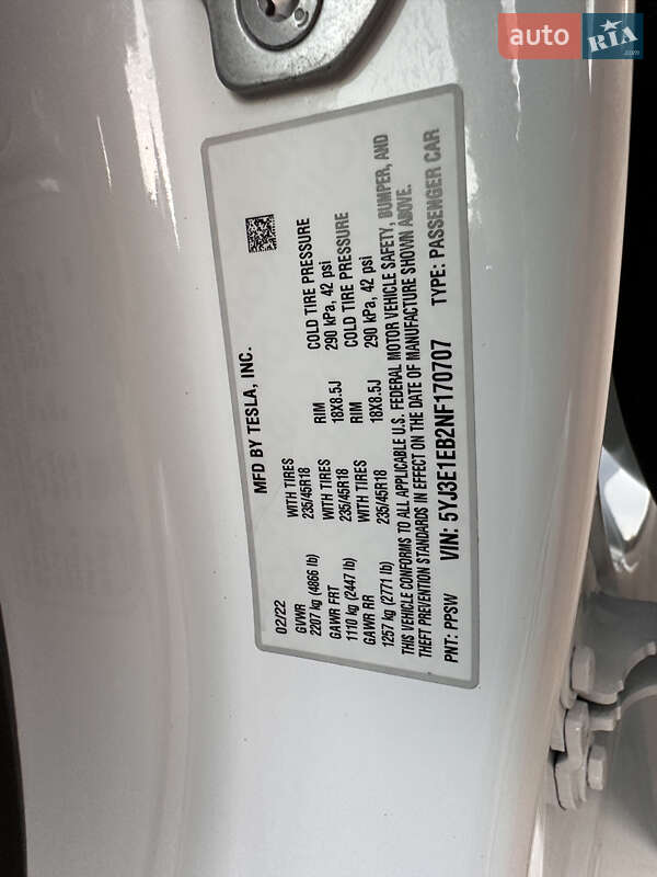 Седан Tesla Model 3 2022 в Ровно