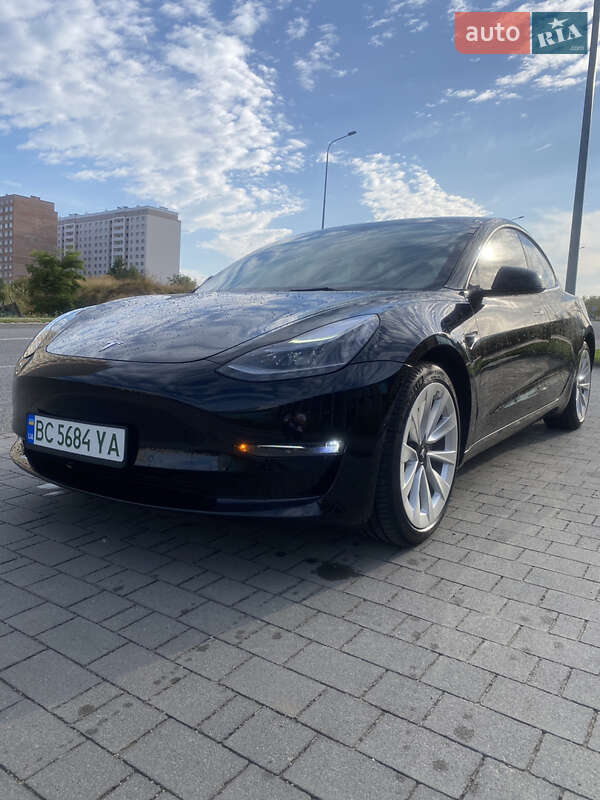 Седан Tesla Model 3 2022 в Хмельницком